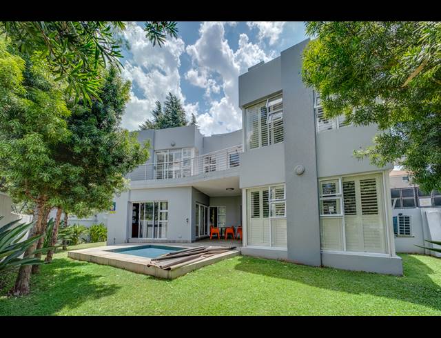 5 BEDROOM HOUSE FOR SALE IN BRYANSTON